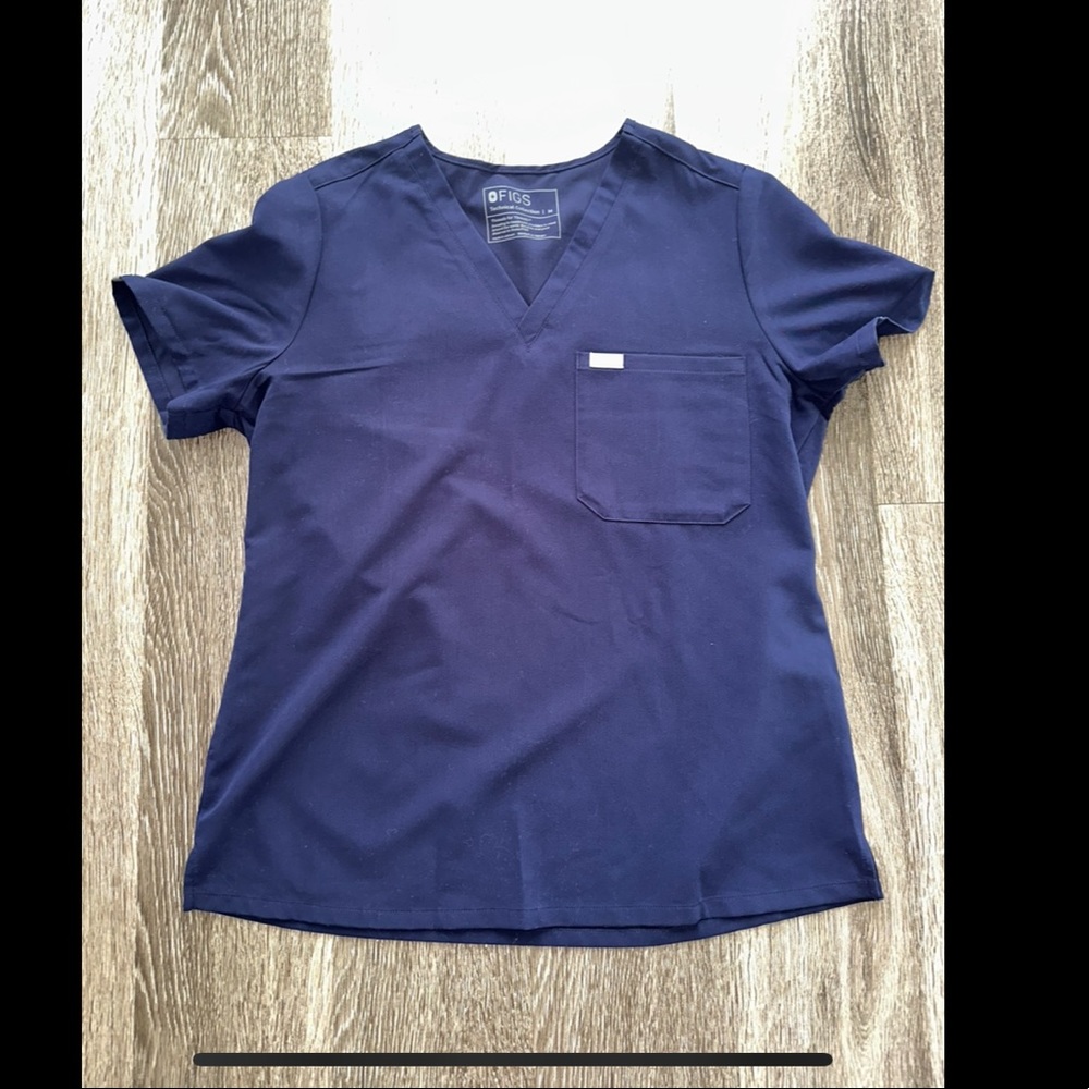 Catarina figs 1 pocket scrub top